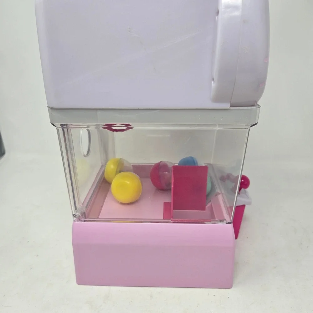 Hello Kitty Claw Machine Jazwares Pink Sanrio Arcade Game‎ with 5 Prize Capsules